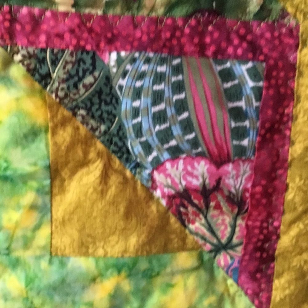 Handmade Quilted Runner Greens & Raspberry - Picture 4 of 9
